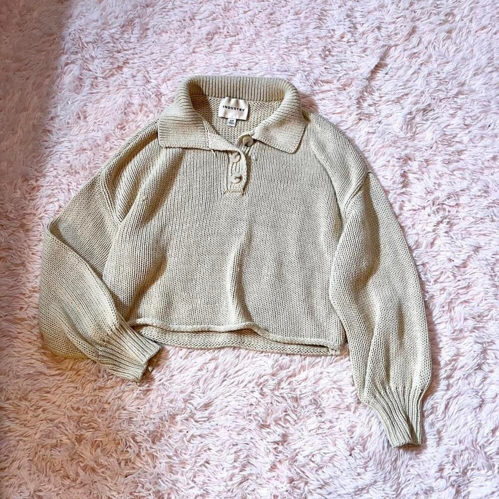 Industry Knit Beige Oatmeal Minimalist Quiet Luxury Curled Hem‎ Cropped Sweater